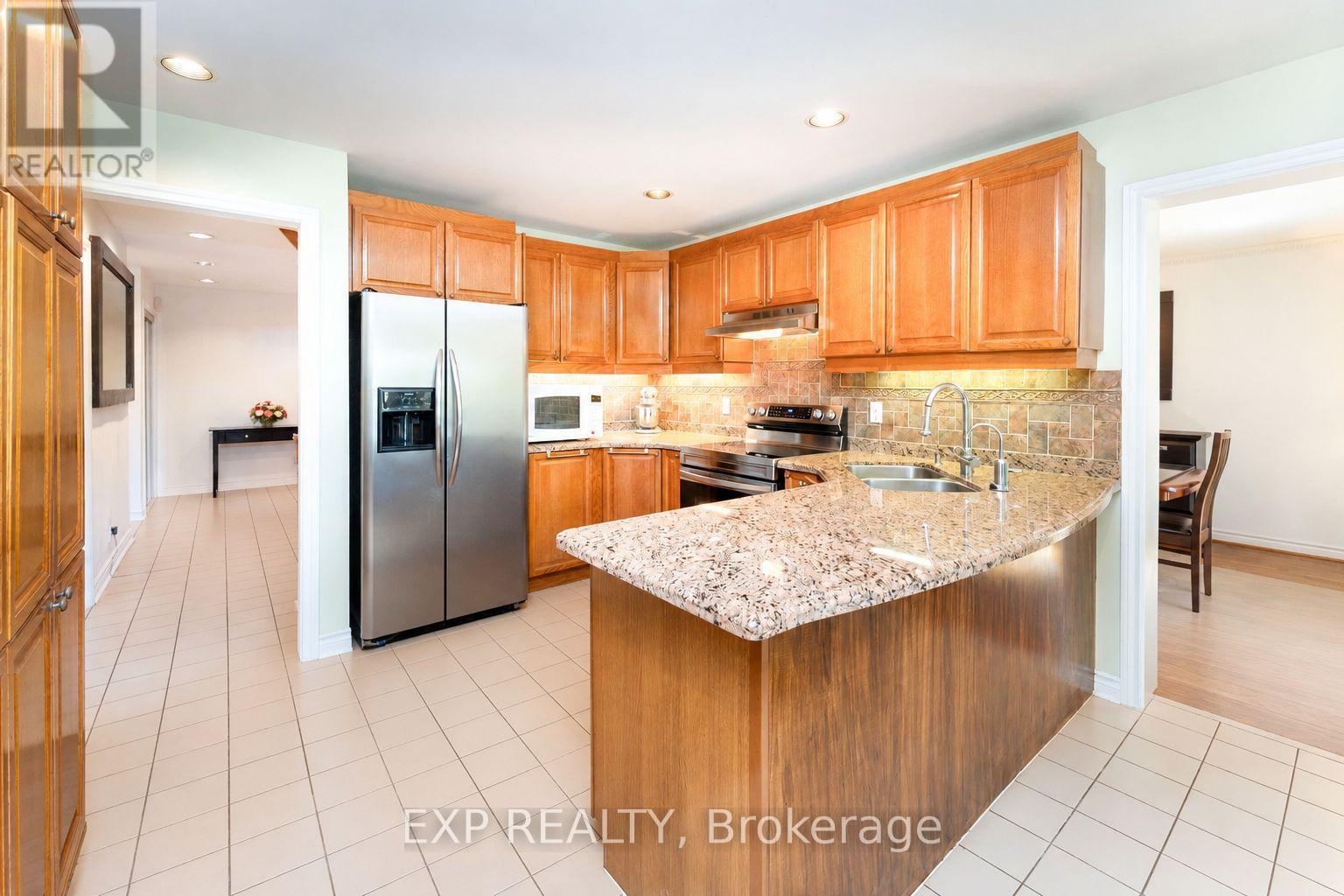5 Hyde Park Drive, Richmond Hill (Doncrest), Ontario  L4B 1V3 - Photo 10 - N13645590