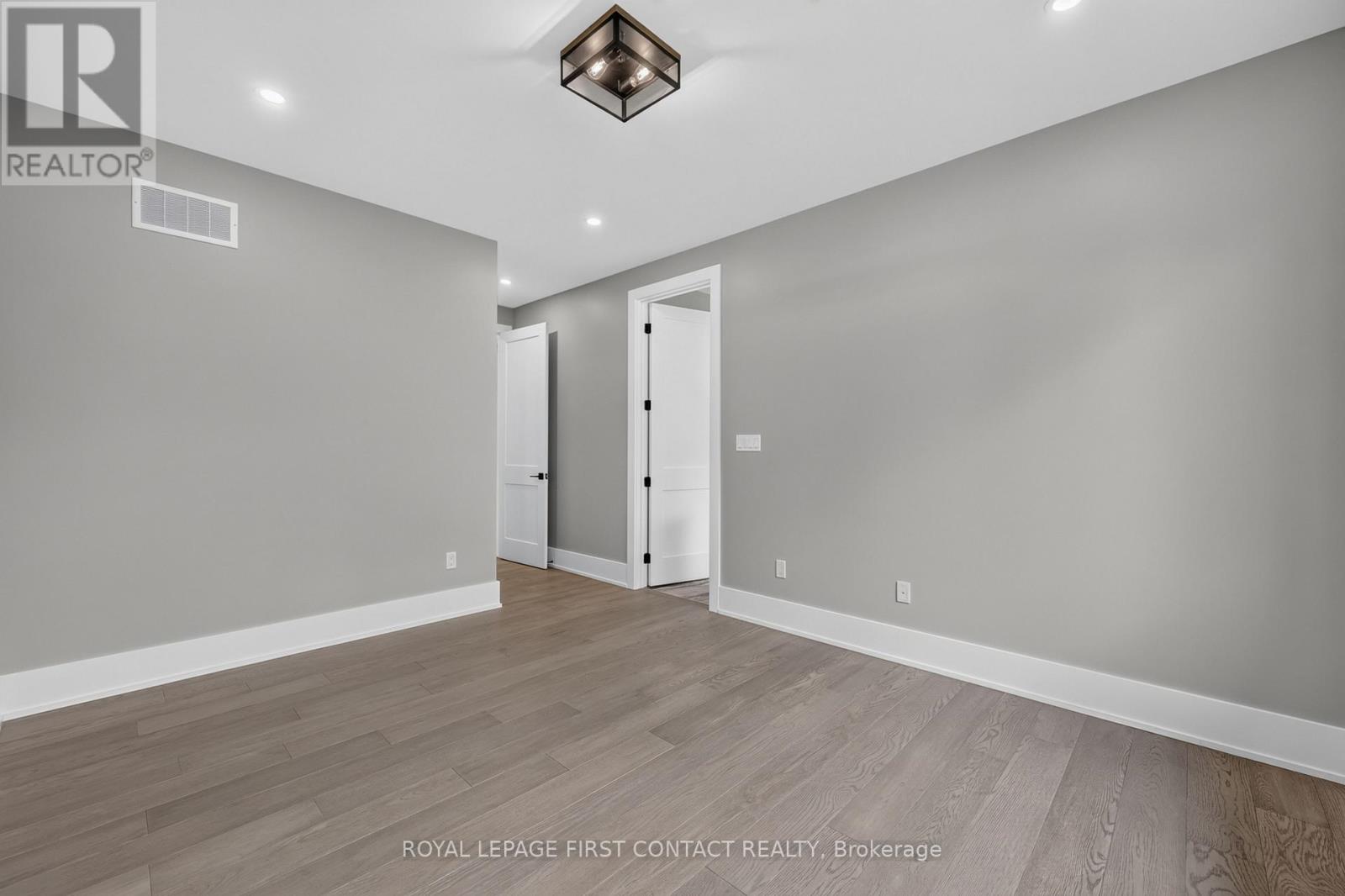 Upper - 933 7th Line, Innisfil (Alcona), Ontario  L9S 4G1 - Photo 11 - N13645604