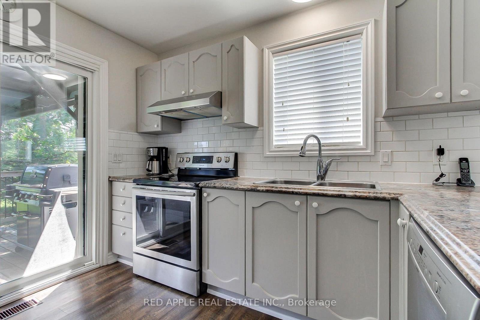 2277 Scythes Street, Innisfil, Ontario  L9S 1G7 - Photo 13 - N13645658