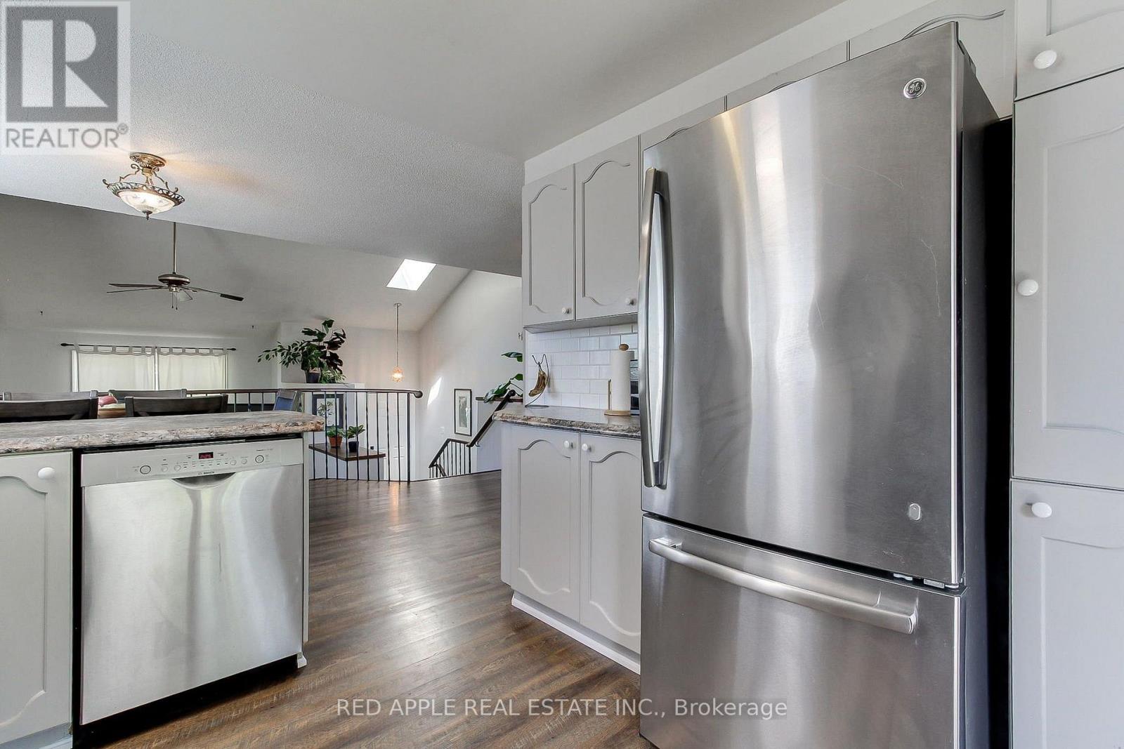 2277 Scythes Street, Innisfil, Ontario  L9S 1G7 - Photo 15 - N13645658