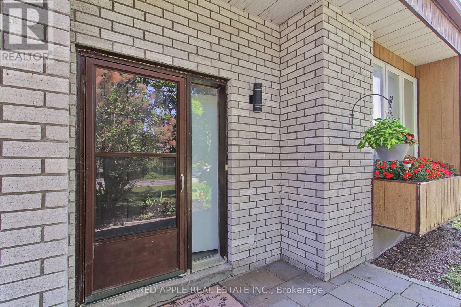 2277 Scythes Street, Innisfil, Ontario  L9S 1G7 - Photo 4 - N13645658