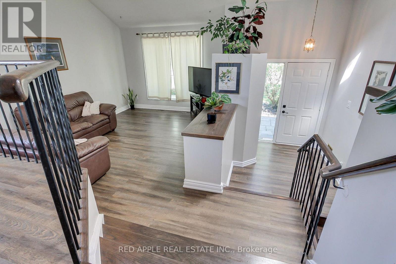 2277 Scythes Street, Innisfil, Ontario  L9S 1G7 - Photo 6 - N13645658