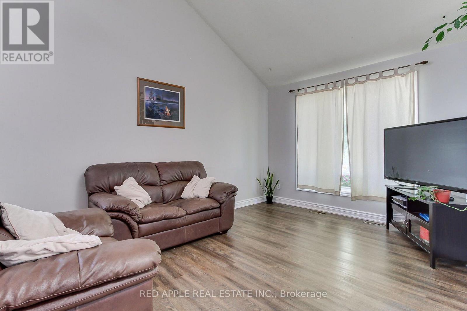 2277 Scythes Street, Innisfil, Ontario  L9S 1G7 - Photo 7 - N13645658
