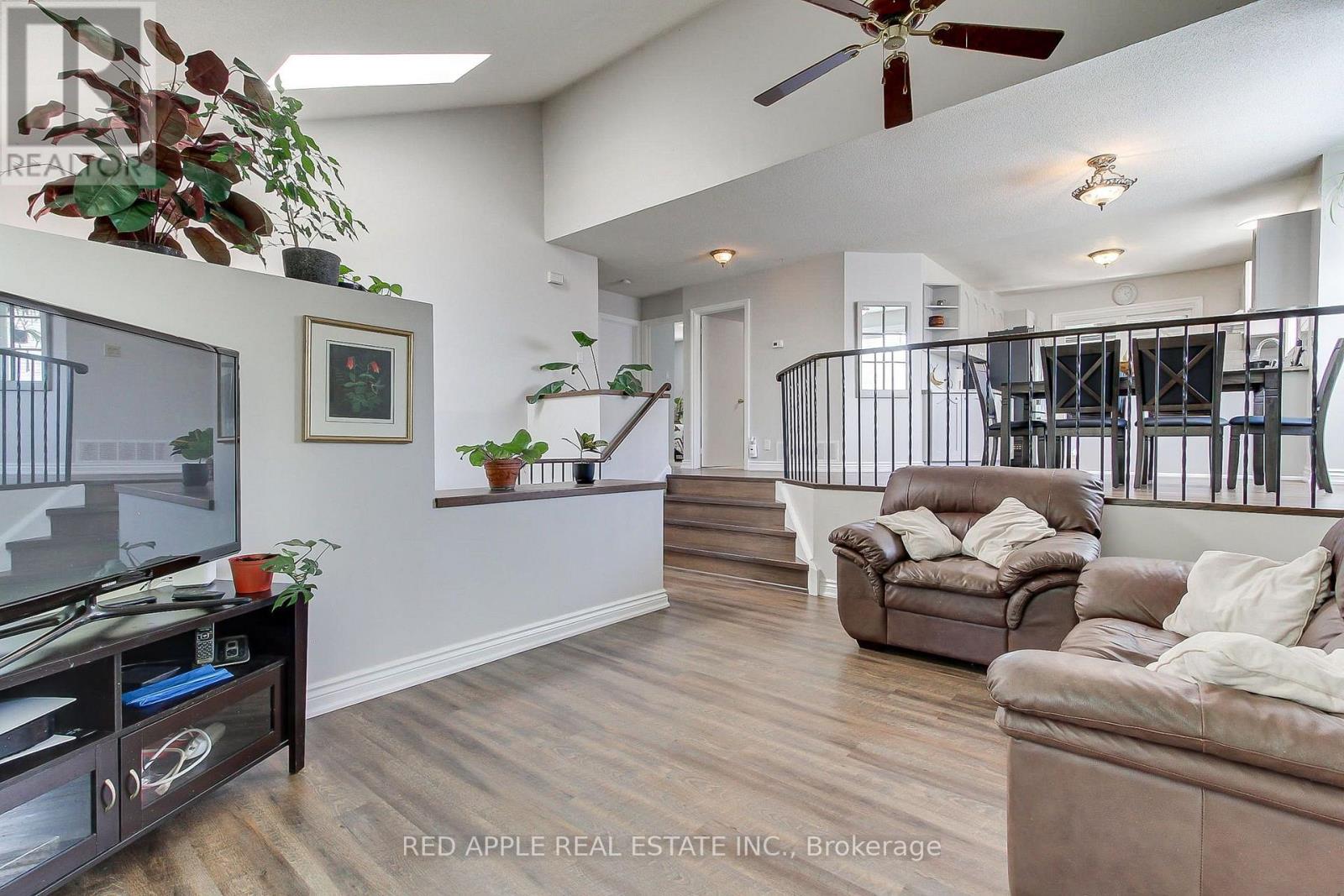 2277 Scythes Street, Innisfil, Ontario  L9S 1G7 - Photo 9 - N13645658