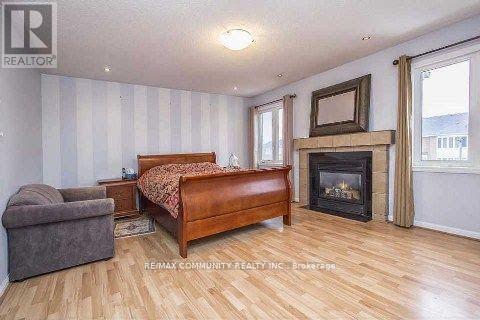 MAIN FLOOR - 11 HORSETAIL STREET