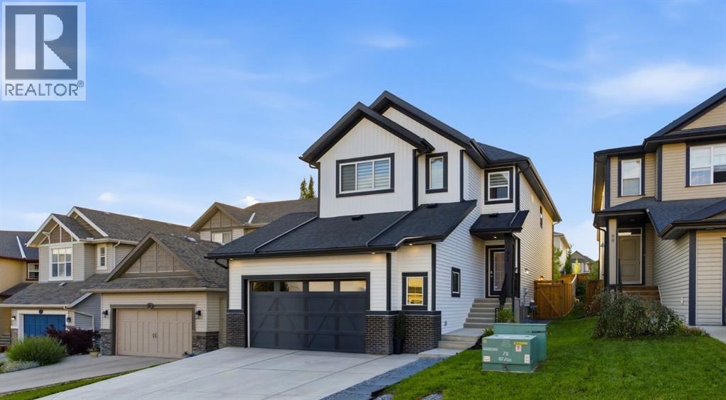 92 Heritage Hill, Cochrane, Alberta  T4C 0L4 - Photo 3 - A2318437