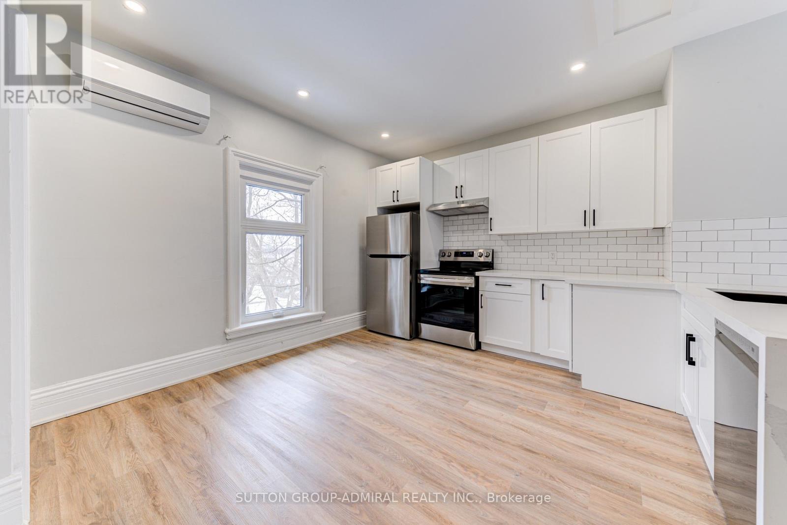 4u - 167 Collier Street, Barrie, Ontario  L4M 1H6 - Photo 14 - S13645652