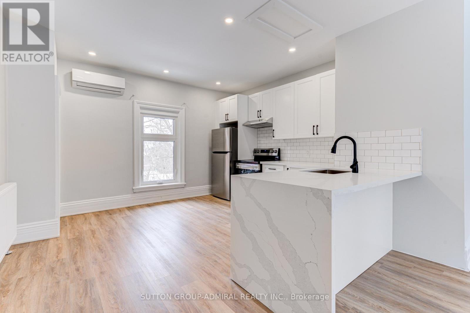 4u - 167 Collier Street, Barrie, Ontario  L4M 1H6 - Photo 16 - S13645652