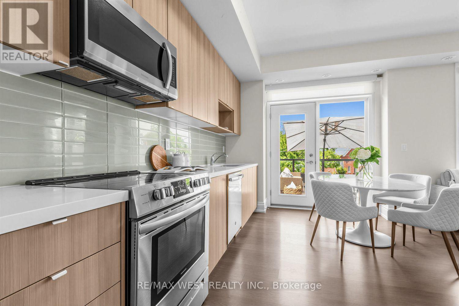 303 - 1150 Briar Hill Avenue, Toronto, Ontario  M6B 0A9 - Photo 8 - W13645674