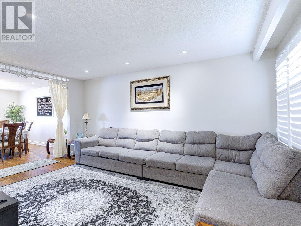 103 Whitchurch Mews, Mississauga, Ontario  L5A 4B2 - Photo 6 - W13645684
