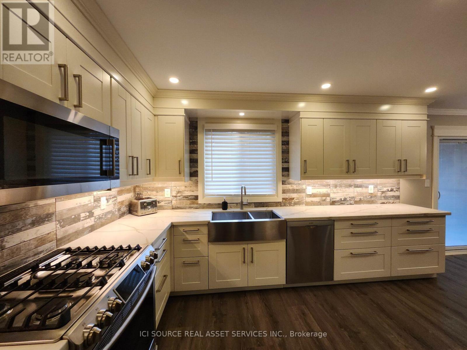 699 Castleguard Crescent, Burlington, Ontario  L7N 2W7 - Photo 2 - W13645700