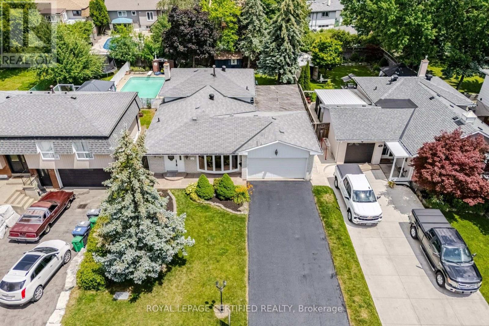 33 Grassmere Crescent, Brampton, Ontario  L6S 1C9 - Photo 5 - W13645718