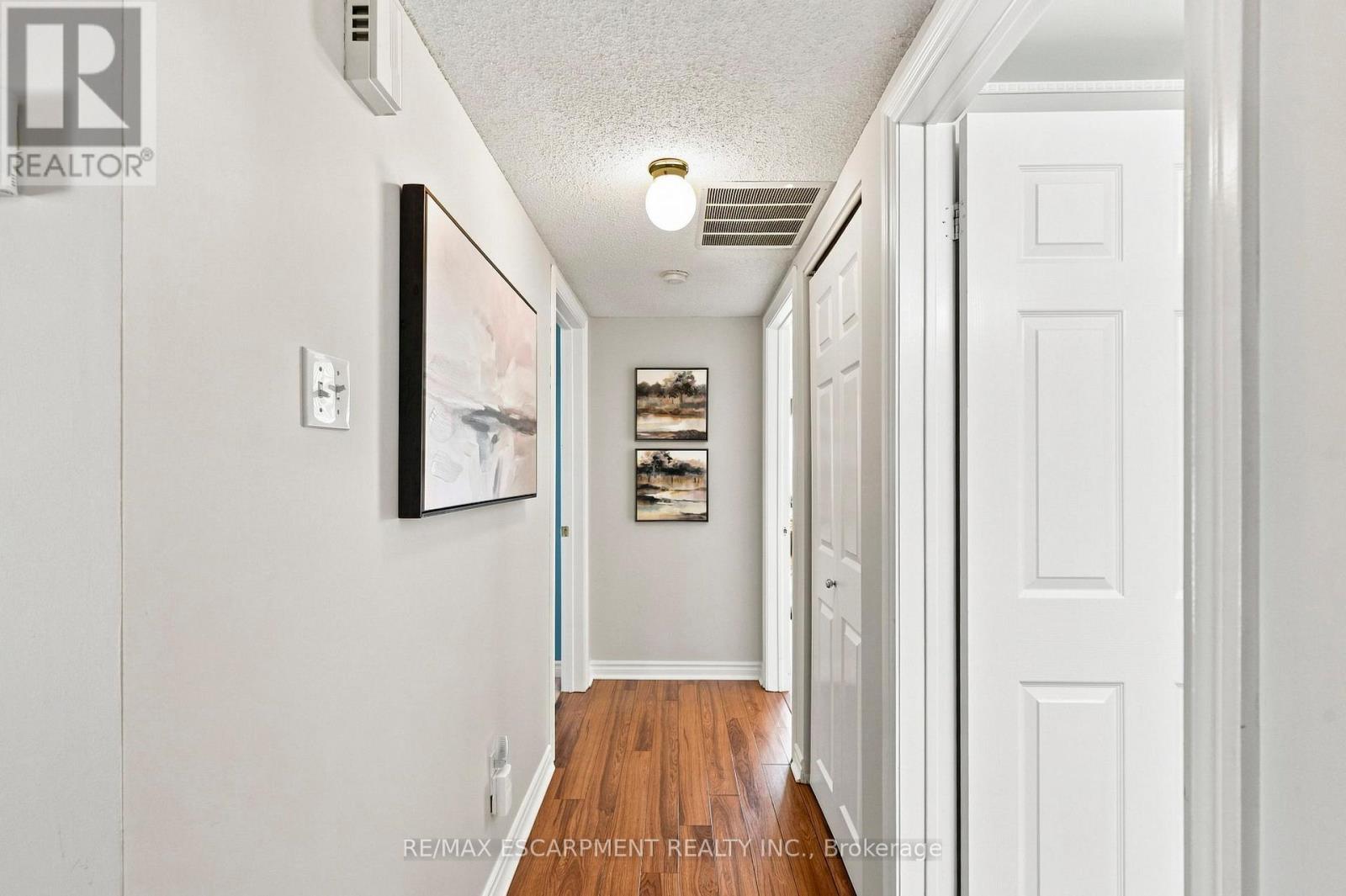 204 - 1701 Lampman Avenue, Burlington, Ontario  L7L 6R7 - Photo 11 - W13645760