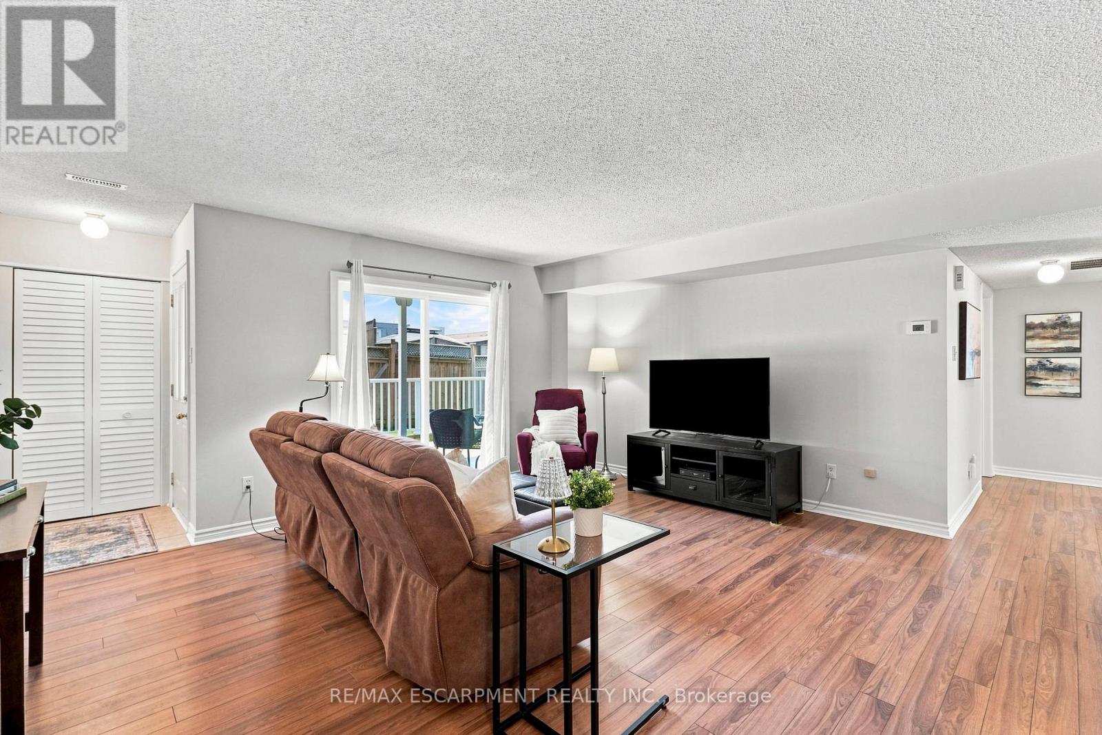 204 - 1701 Lampman Avenue, Burlington, Ontario  L7L 6R7 - Photo 5 - W13645760