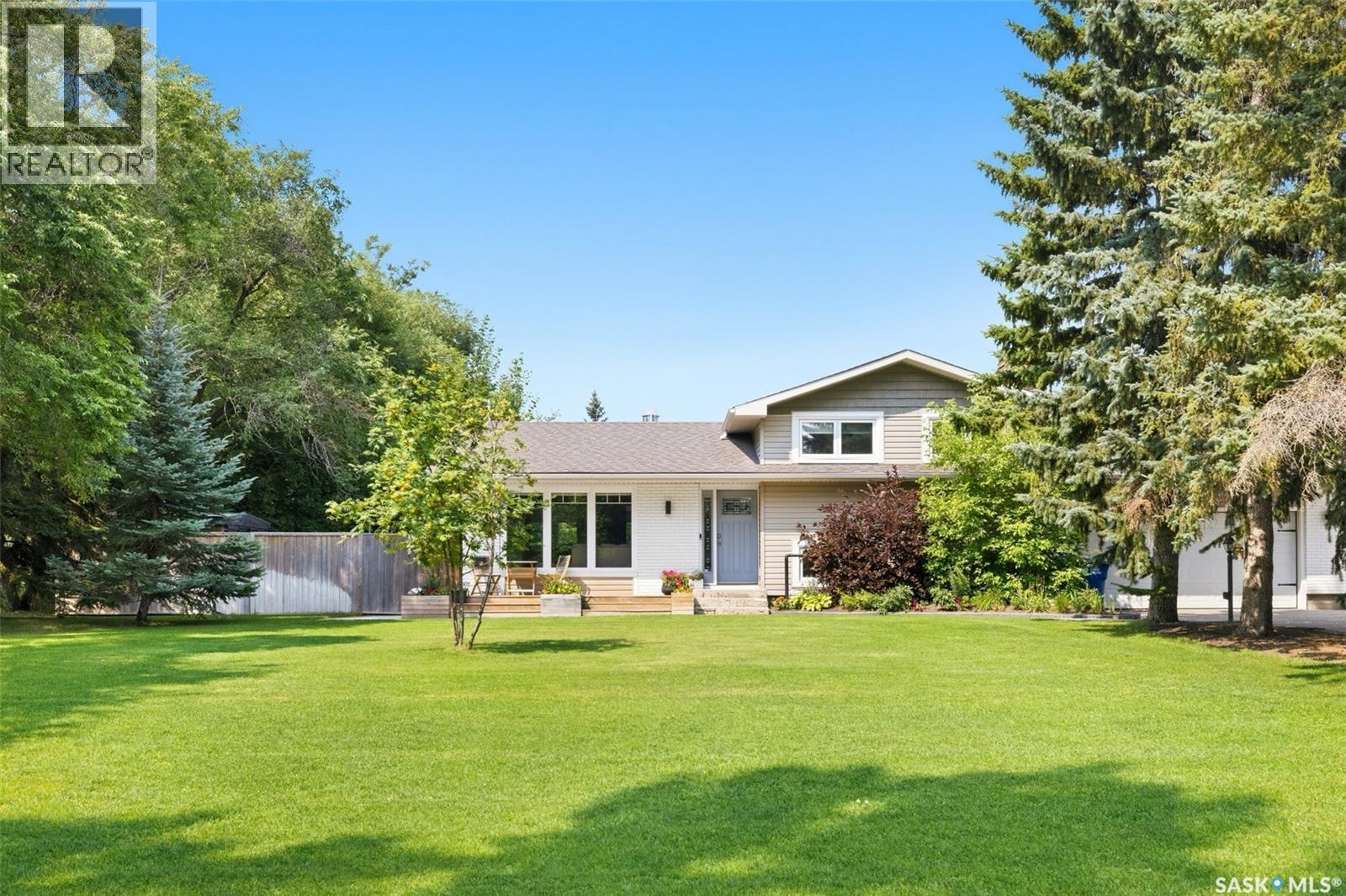 35 Ridgedale BAY, White City, Saskatchewan
