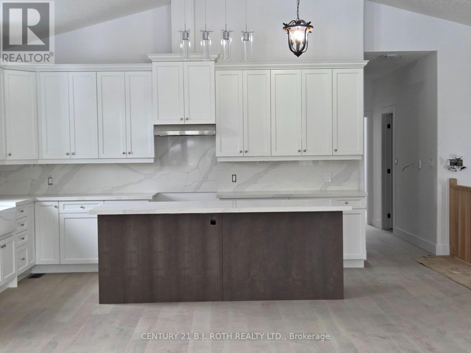3183 Cove Avenue, Innisfil, Ontario L9S 2K7 - Photo 5 - N13073128