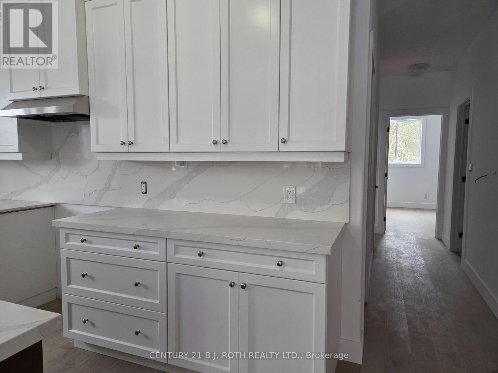 3183 Cove Avenue, Innisfil, Ontario L9S 2K7 - Photo 7 - N13073128