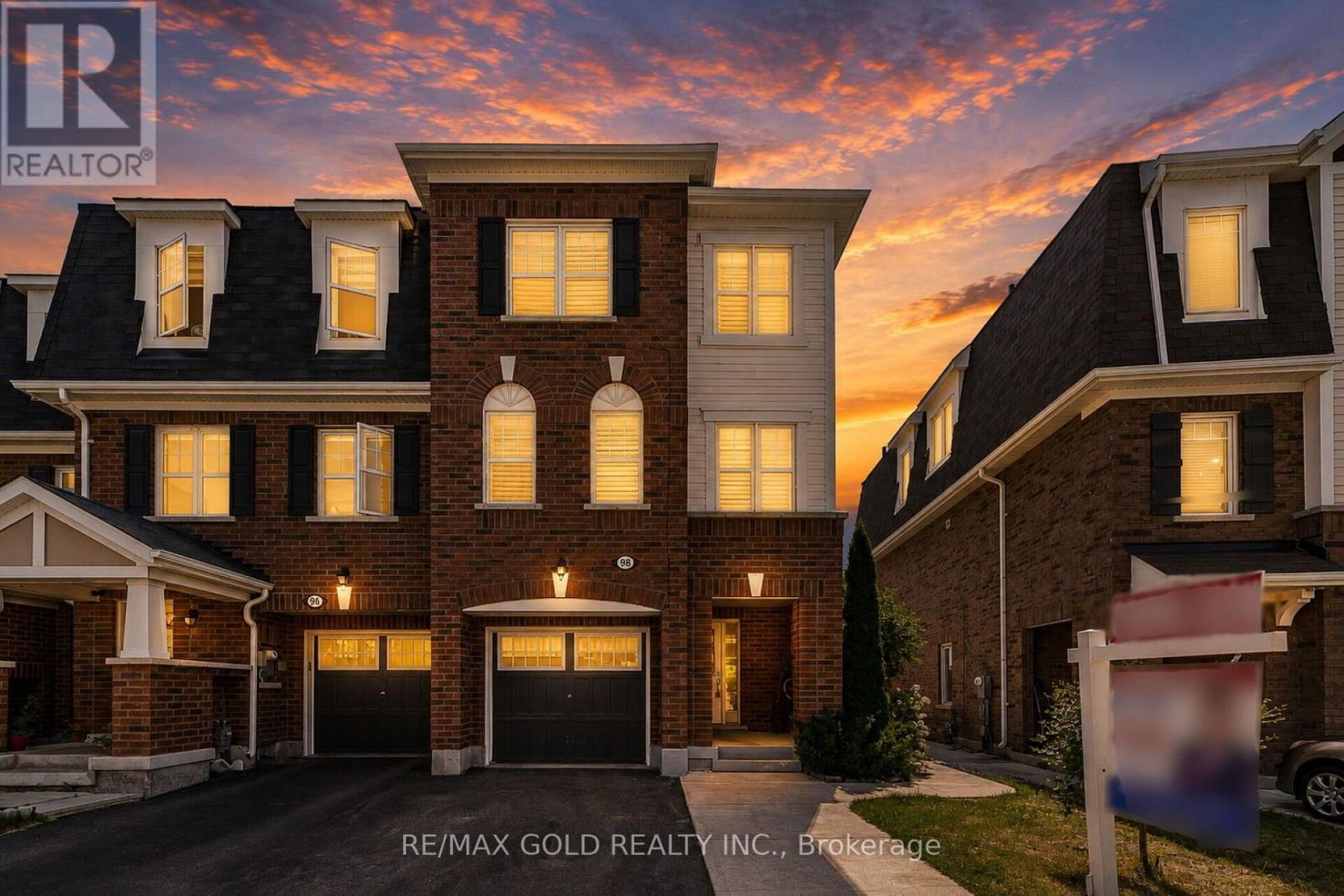 98 Bannister Crescent, Brampton, Ontario  L7A 4H4 - Photo 2 - W13645244