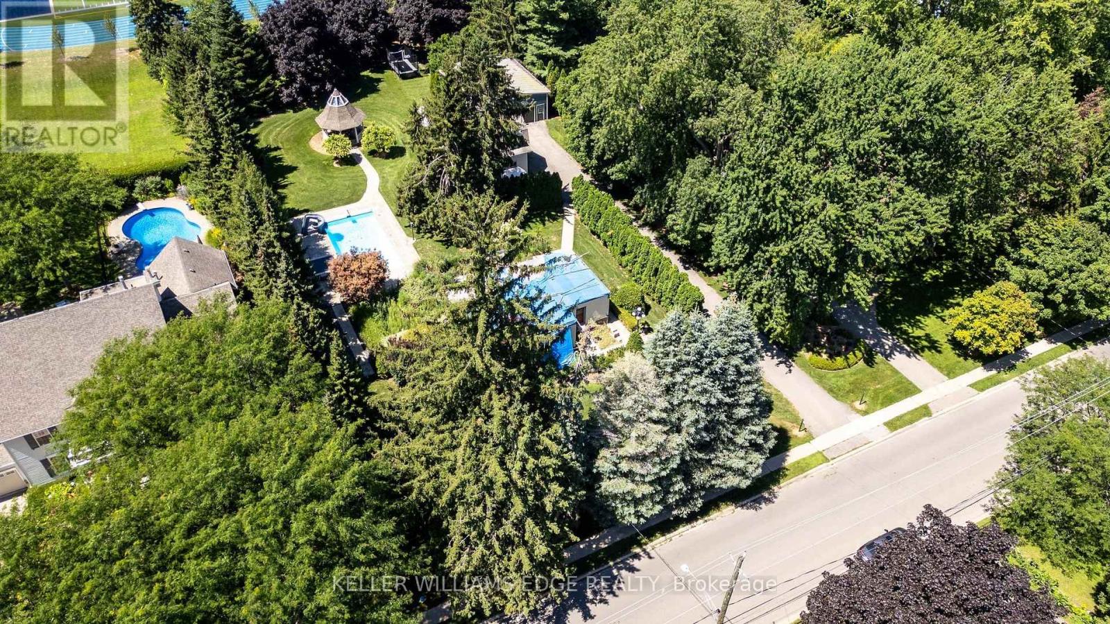 21 KERMAN AVENUE, Grimsby, Ontario