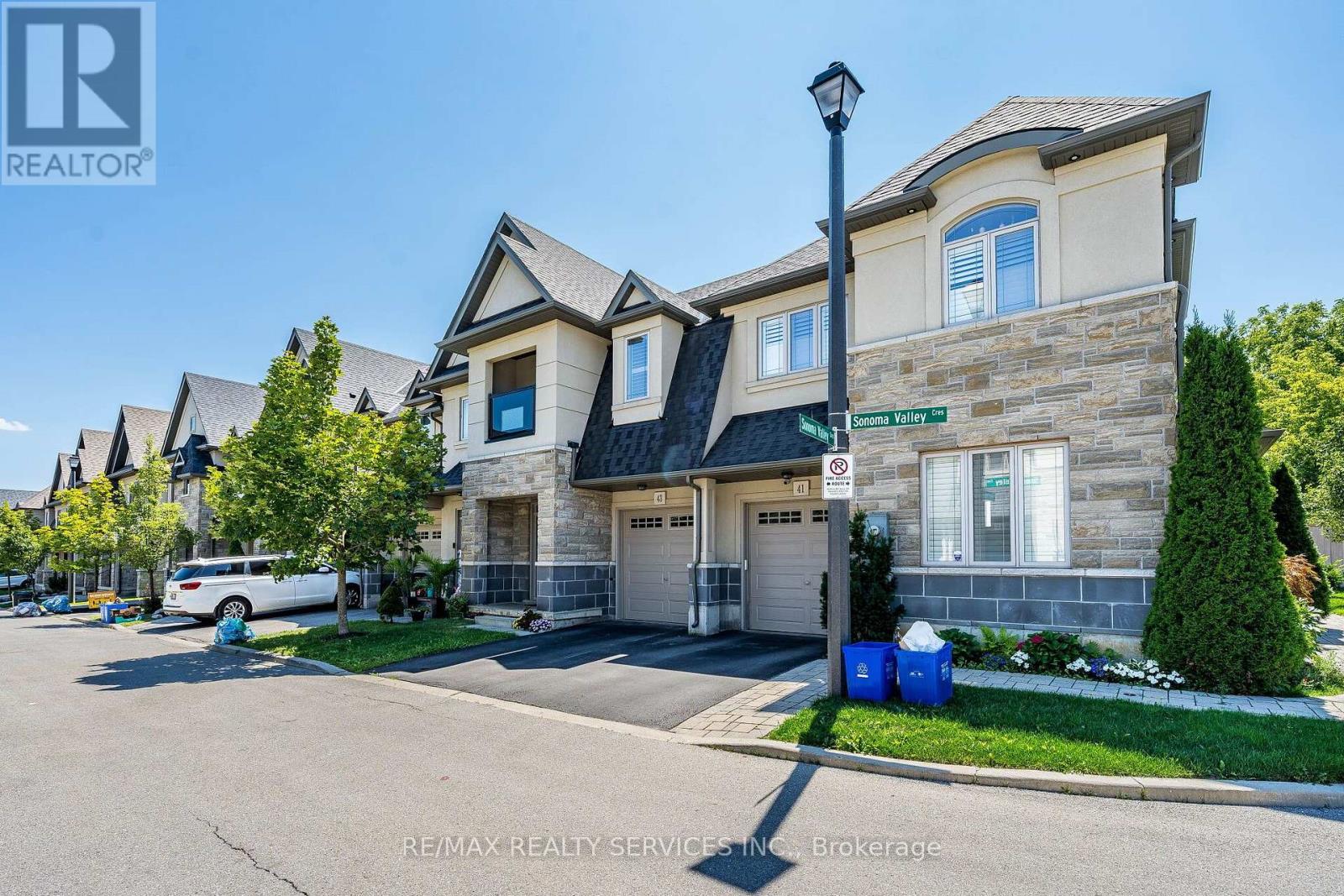 43 Sonoma Valley Crescent, Hamilton, Ontario  L9B 0J3 - Photo 3 - X13645752