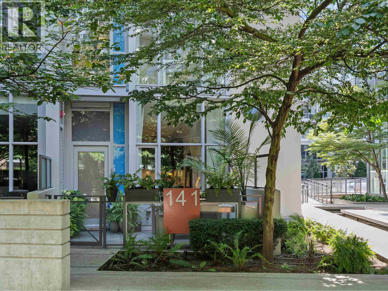 141 E 1st Avenue, Vancouver, British Columbia  V6A 0E8 - Photo 4 - R3152569