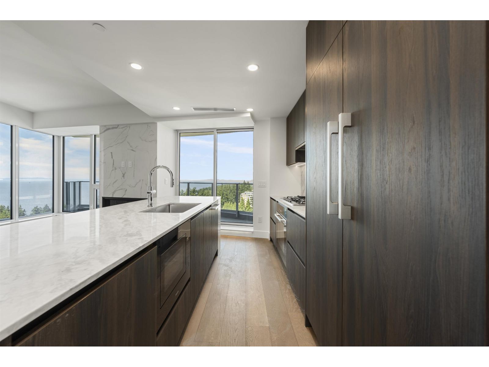 1401 1475 FOSTER STREET, White Rock, British Columbia