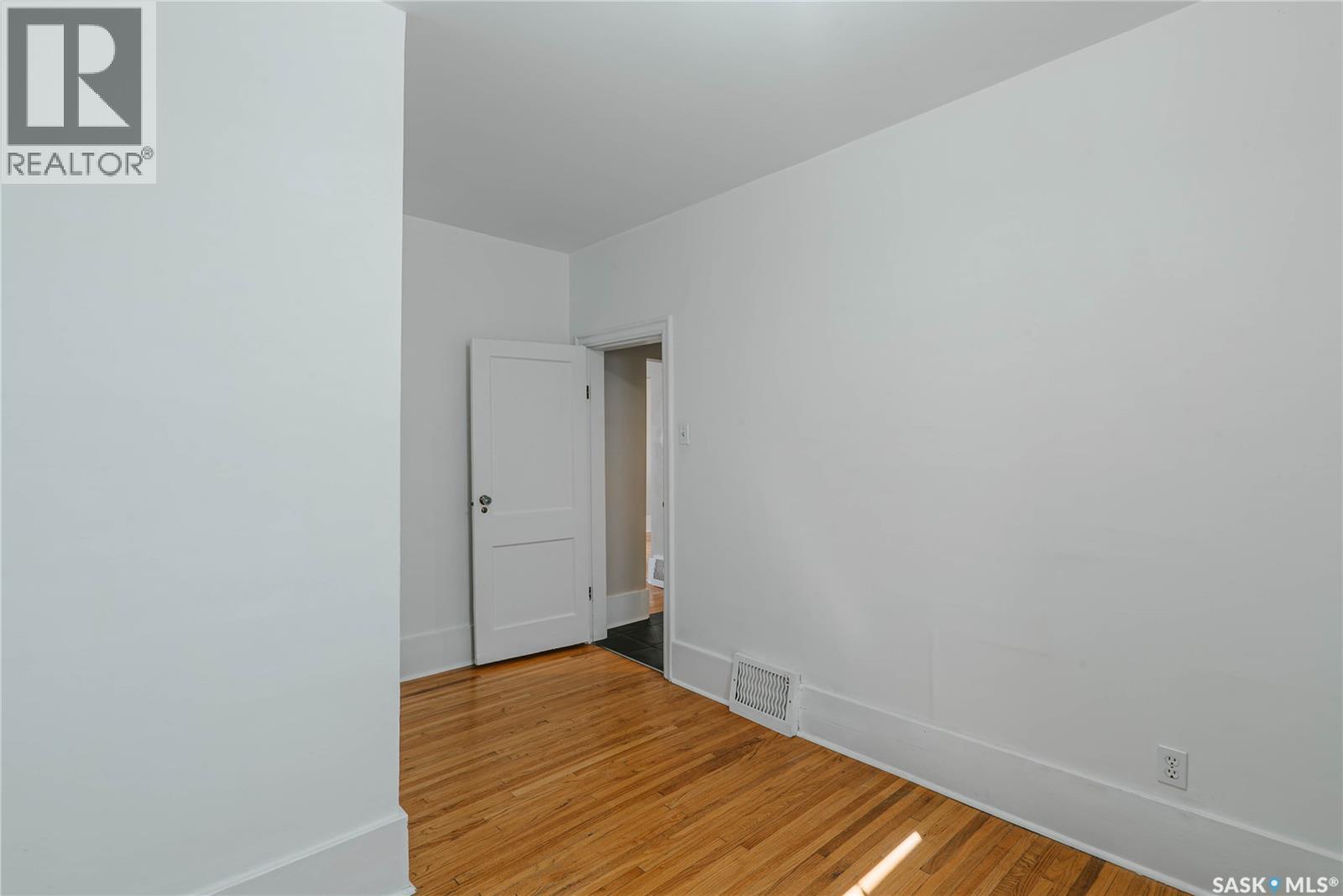 903 10th Street E, Saskatoon, Saskatchewan  S7H 0H6 - Photo 14 - SK044706