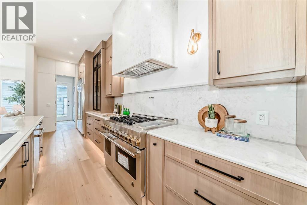 2034 52 Avenue SW, Calgary, Alberta  T3E 1K1 - Photo 4 - A2317614