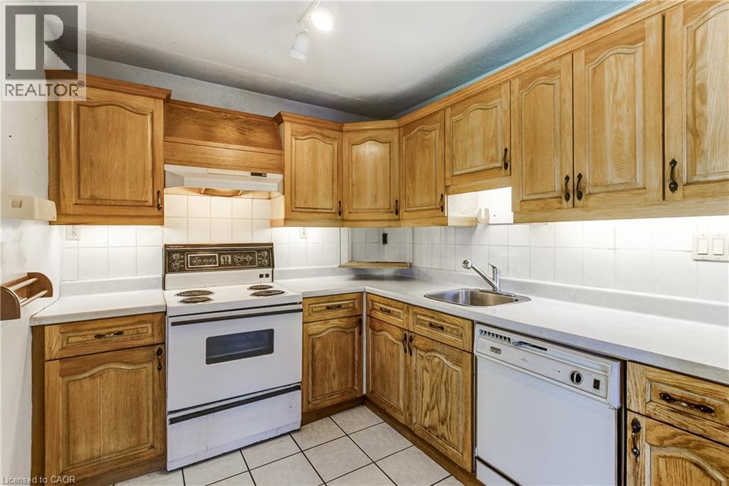 230 East 33rd Street, Hamilton, Ontario  L8V 3T6 - Photo 15 - 40852946