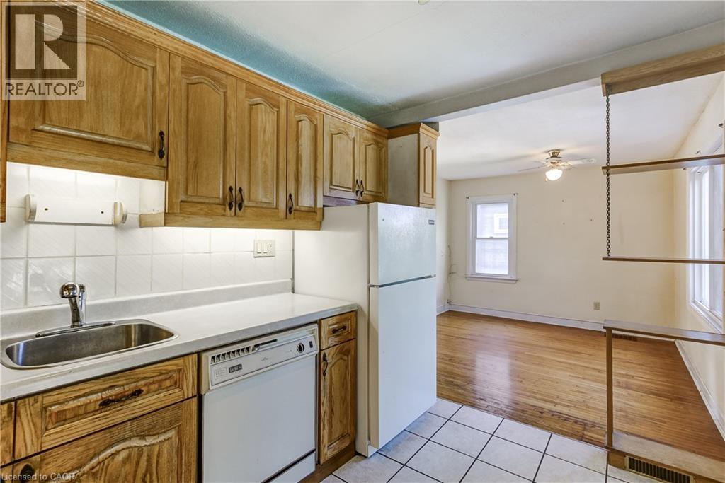 230 East 33rd Street, Hamilton, Ontario  L8V 3T6 - Photo 16 - 40852946