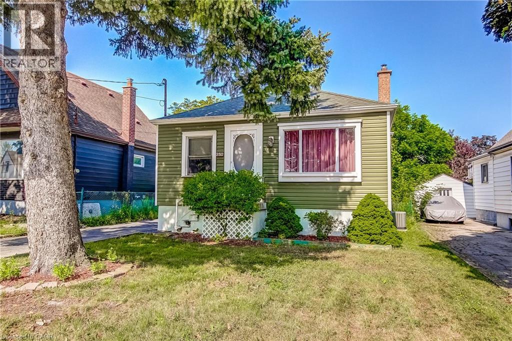 230 East 33rd Street, Hamilton, Ontario  L8V 3T6 - Photo 3 - 40852946