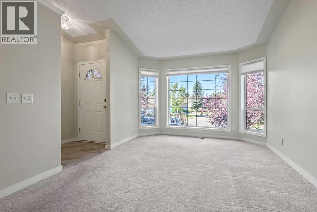 58 Sierra Morena Green SW, Calgary, Alberta  T3H 3E5 - Photo 3 - A2334582