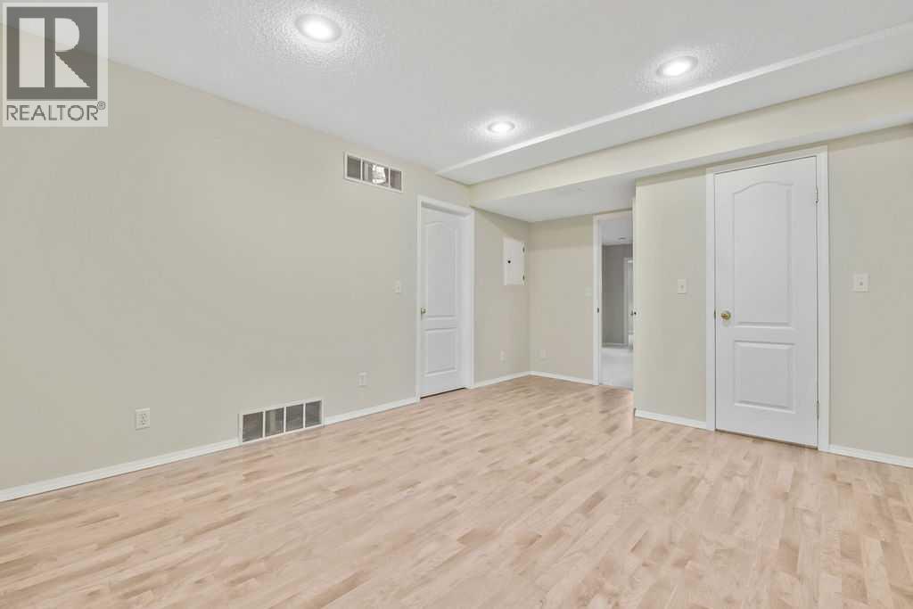 58 Sierra Morena Green SW, Calgary, Alberta  T3H 3E5 - Photo 29 - A2334582
