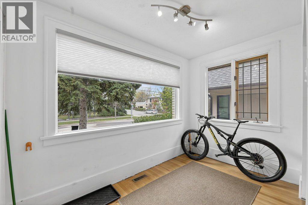 924 7a Street NW, Calgary, Alberta  T2M 3J3 - Photo 2 - A2334450