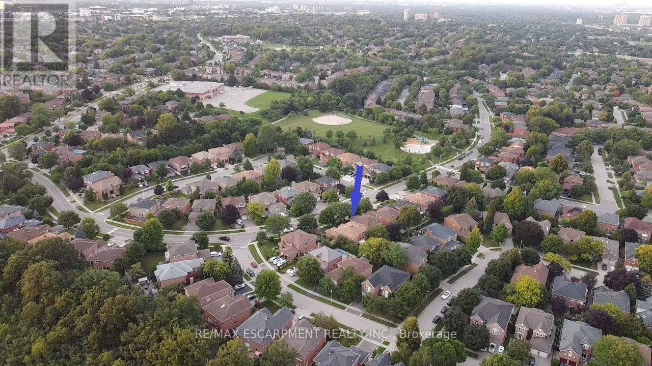 2442 Wynten Way, Oakville, Ontario  L6J 7K9 - Photo 44 - W13643108