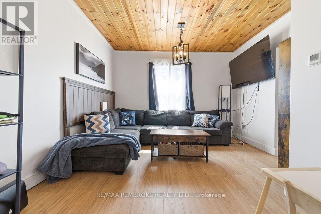 503 Miller Street, Pembroke, Ontario  K8A 5Z7 - Photo 4 - X13643446