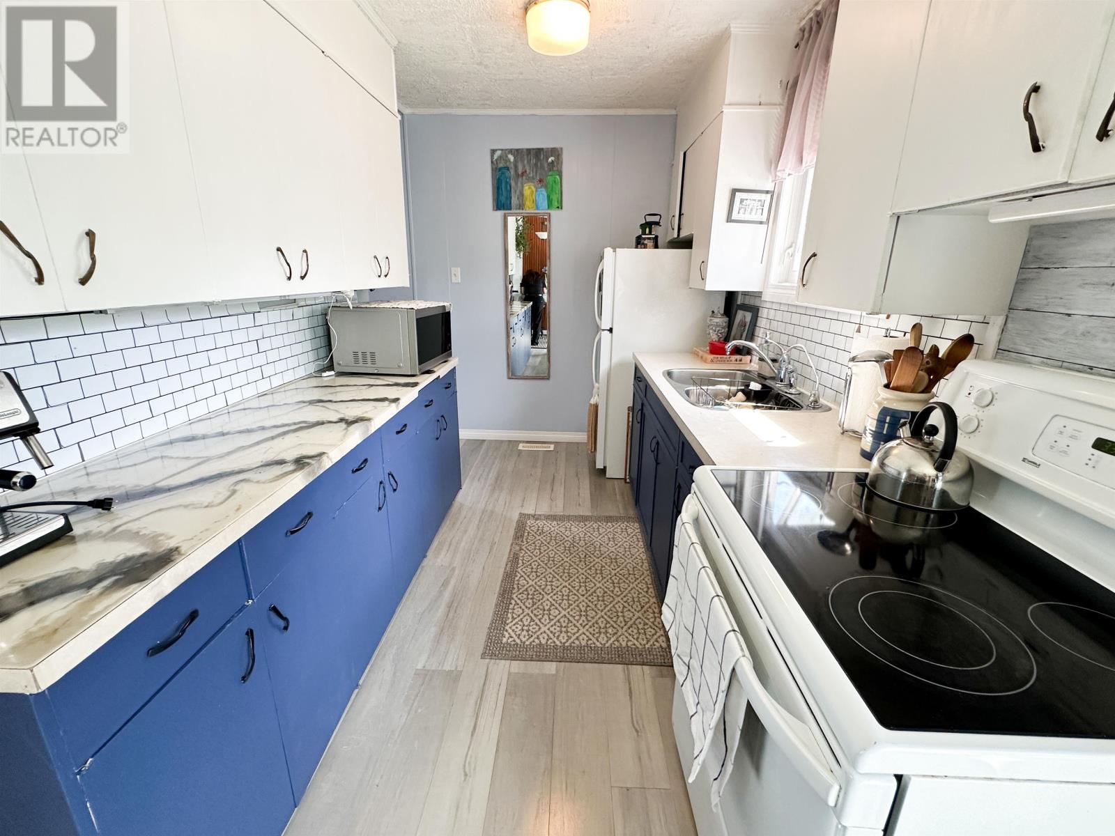 25 Sixth St, Balmertown, Ontario  P0V 1C0 - Photo 4 - TB2602261