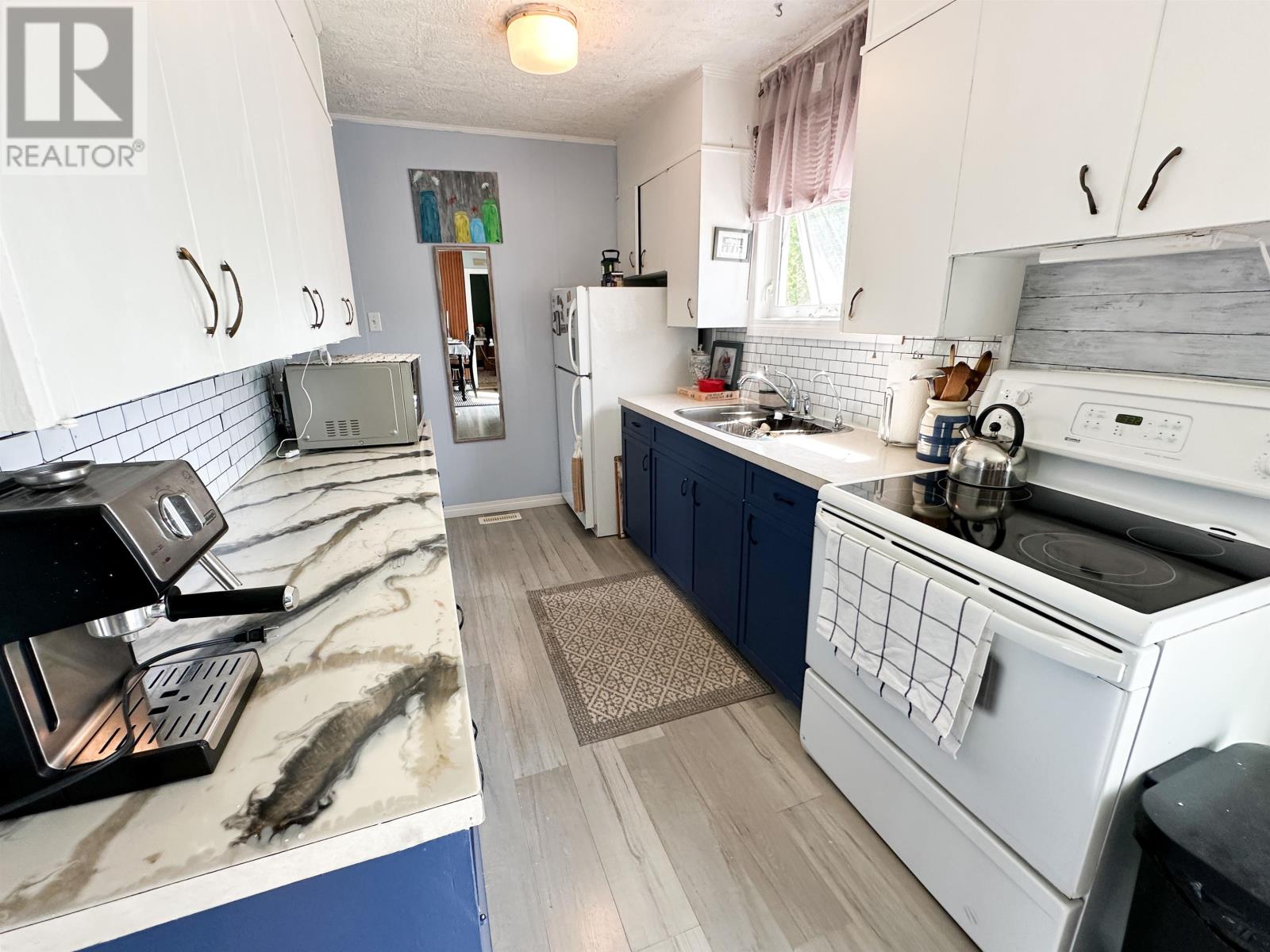 25 Sixth St, Balmertown, Ontario  P0V 1C0 - Photo 5 - TB2602261