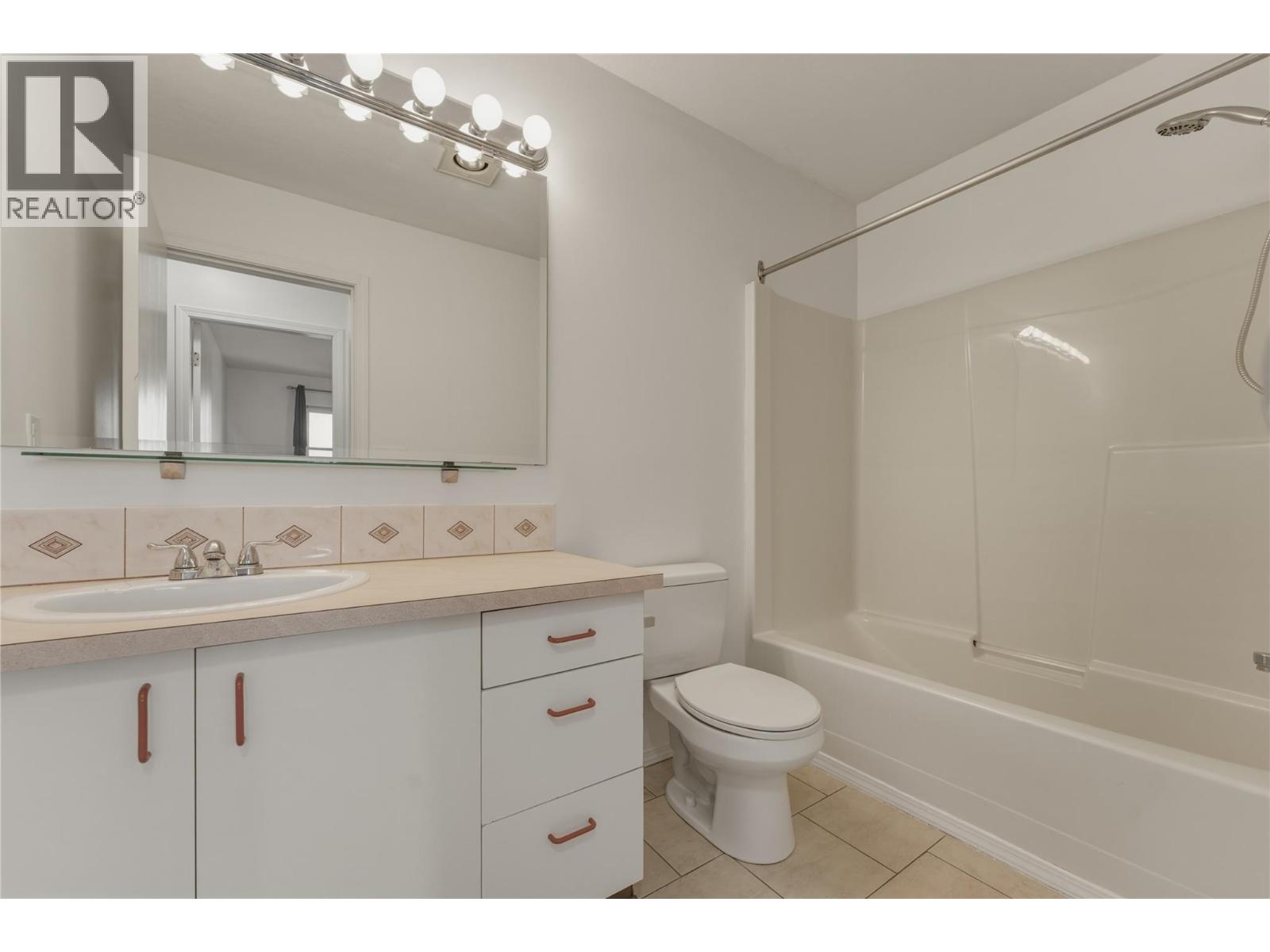 4305 Bellevue Drive Unit# 211, Vernon, British Columbia  V1T 9J2 - Photo 10 - 10387125
