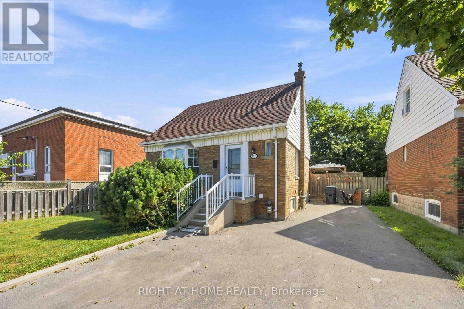 1351 Warden Avenue, Toronto, Ontario  M1R 2R9 - Photo 2 - E13644926