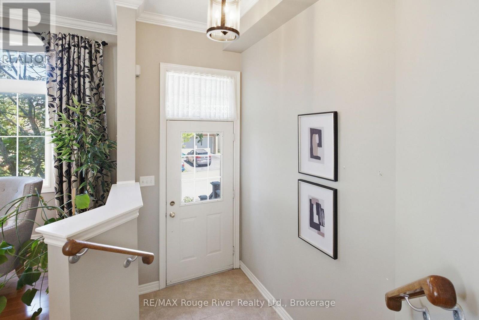 18 Rainbow Crescent, Whitby, Ontario  L1M 2N6 - Photo 2 - E13645710