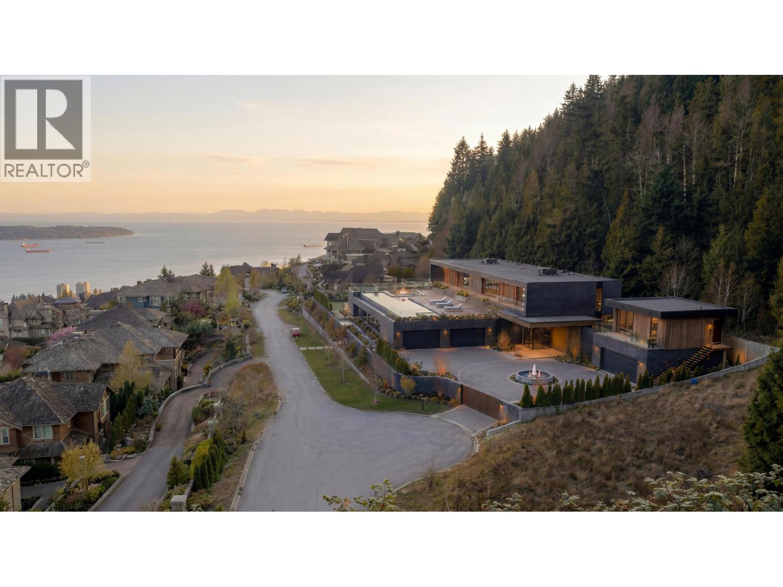 2345 Kadlec Court, West Vancouver, British Columbia V7S 3K3 - Photo 3 - R3153306