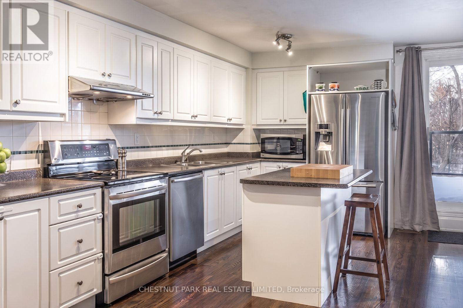 Upper - 340 Keewatin Avenue, Toronto, Ontario  M4P 2A5 - Photo 2 - C13645904