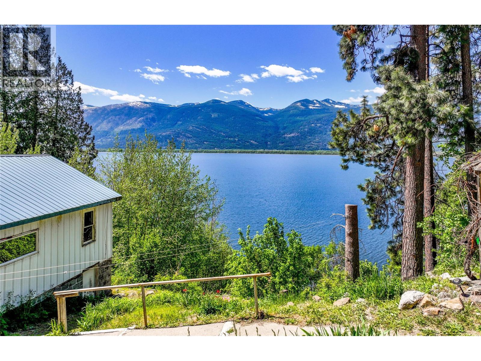 8281 Hwy 3a, Sirdar, British Columbia  V0B 2C0 - Photo 16 - 10385236