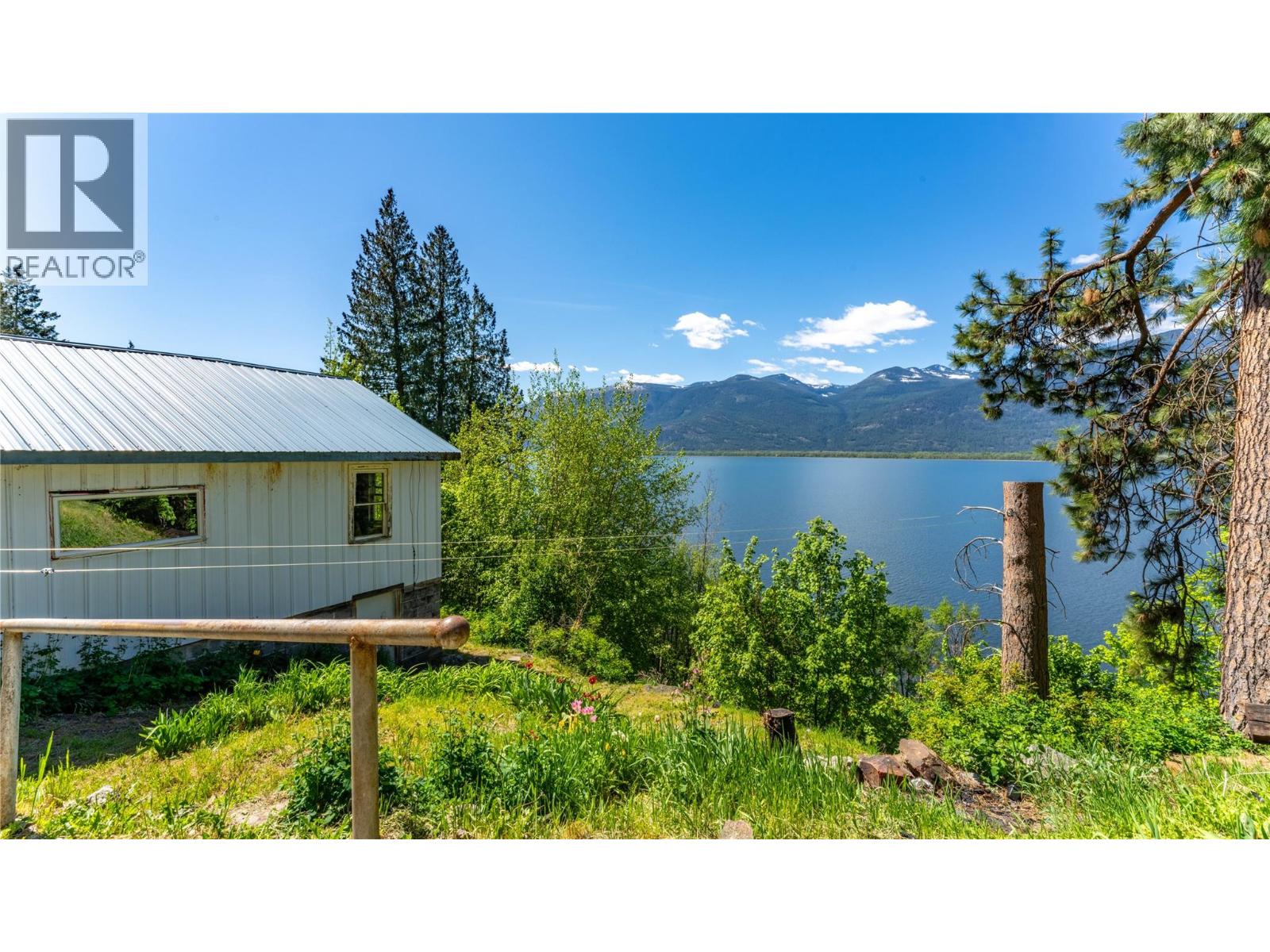 8281 Hwy 3a, Sirdar, British Columbia  V0B 2C0 - Photo 35 - 10385236