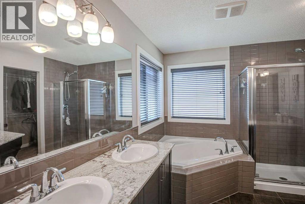 29 Drake Landing Loop, Okotoks, Alberta  T1S 1H0 - Photo 35 - A2311520