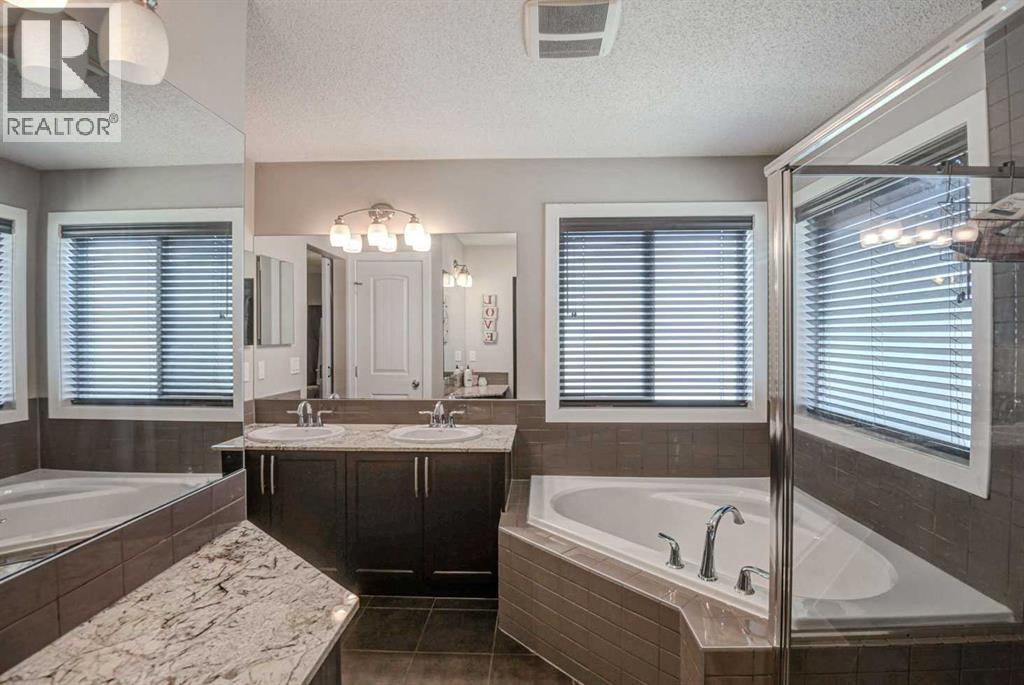 29 Drake Landing Loop, Okotoks, Alberta  T1S 1H0 - Photo 33 - A2311520