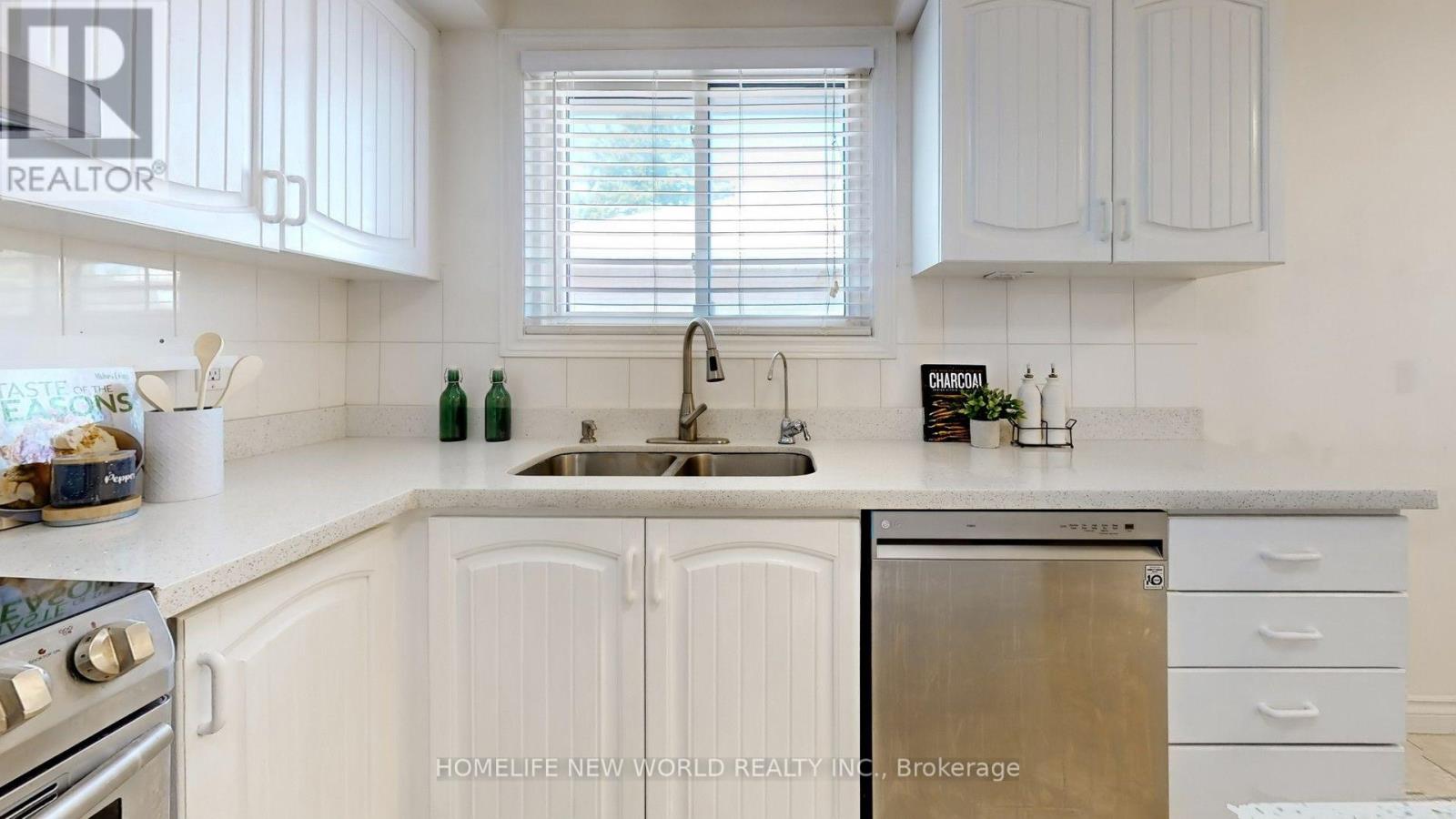 Main Floor - 93 Clark Avenue, Markham, Ontario  L3T 1S7 - Photo 11 - N13645880