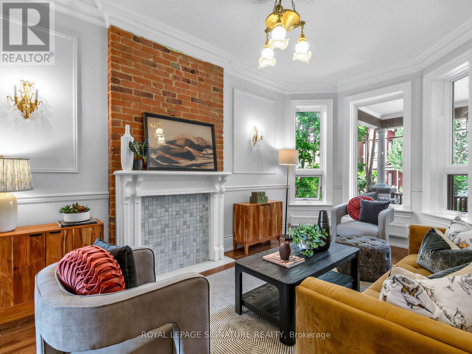 395 Shaw Street, Toronto, Ontario  M6J 2X4 - Photo 2 - C13645456