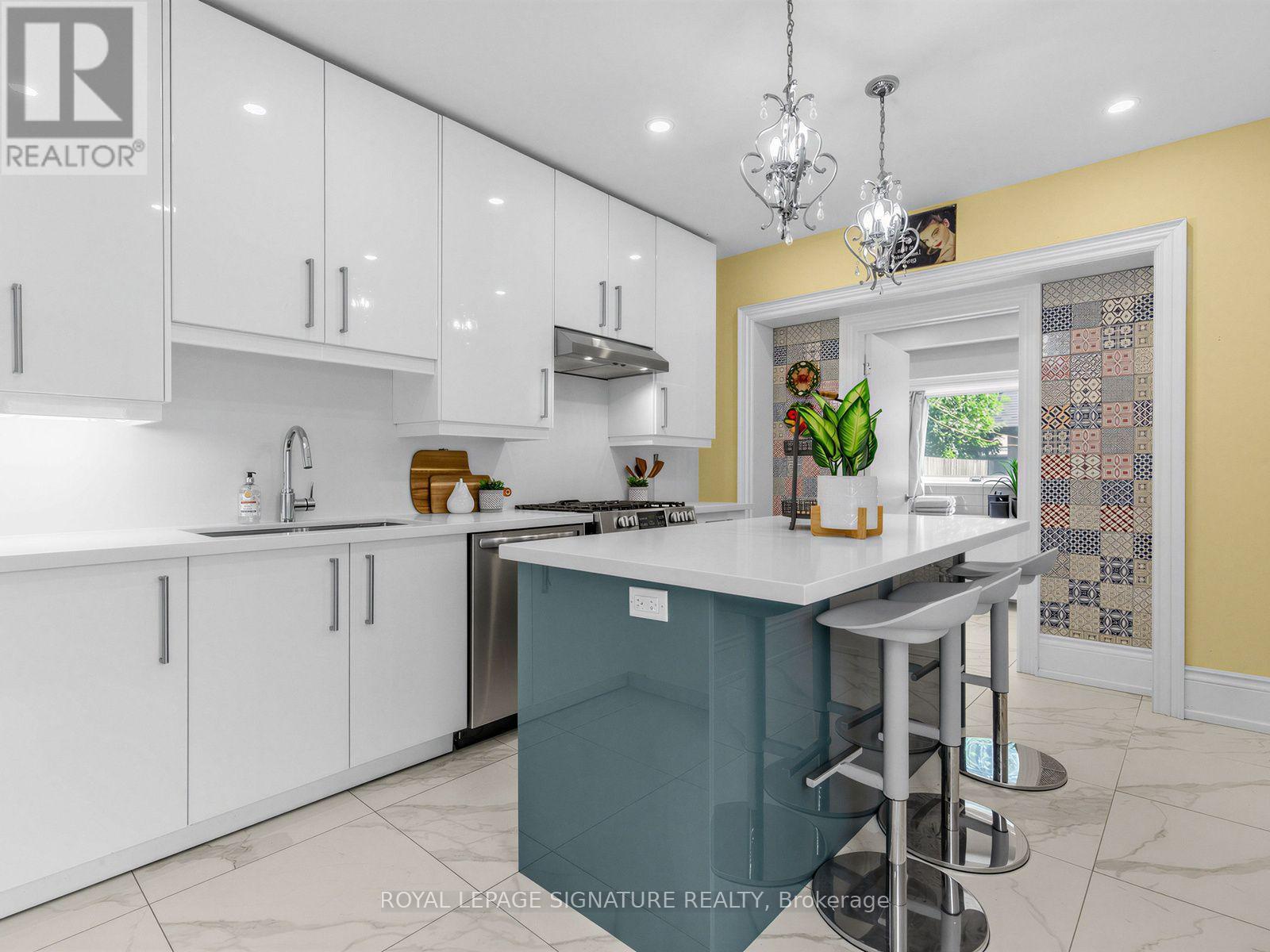395 Shaw Street, Toronto, Ontario  M6J 2X4 - Photo 7 - C13645456